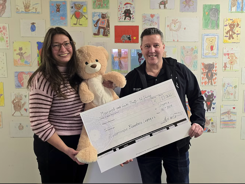 Links Ulrike Herkner GF Bärenherz / rechts Mario Pippel MuA-Stiftung